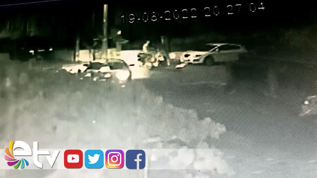 OTOMOBİl--MOTOSİKLETLE-ÇARPIŞTI-2-ÇOCUK-YARALANDI