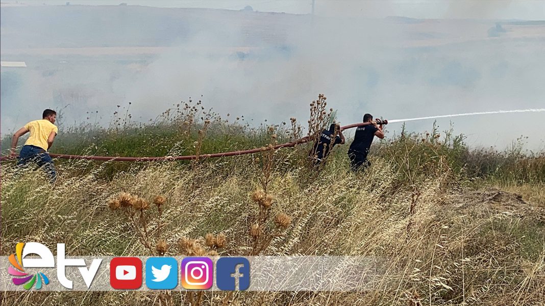 OTLUK-ALANDA-ÇIKAN-YANGIN,-EVLERE-ULAŞMADAN-SÖNDÜRÜLDÜ