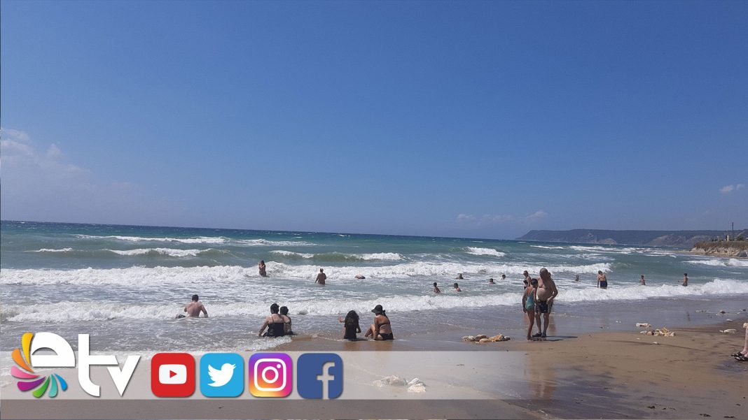 ŞİDDETLİ-FIRTINA-VE-LODOS-DENİZDEKİ-VATANDAŞLARI-DA-OLUMSUZ-ETKİLEDİ