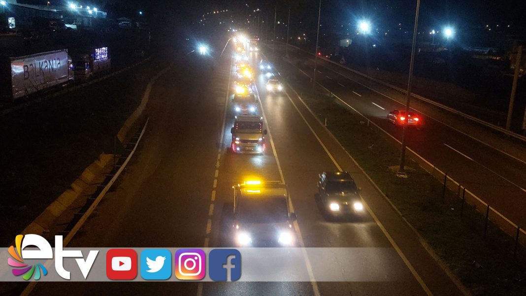 OTO-KURTARICILARDAN-‘TERÖRE-LANET’-KONVOYU