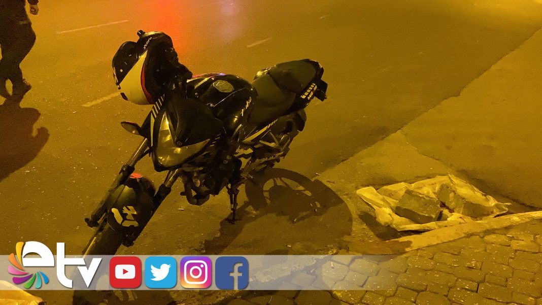 DEVRİLEN-MOTOSİKLETİN-SÜRÜCÜSÜ-YARALANDI