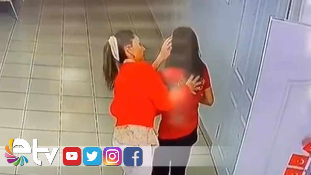 ÖĞRENCİSİNİ-HEİMLİCH-MANEVRASIYLA-KURTARDI