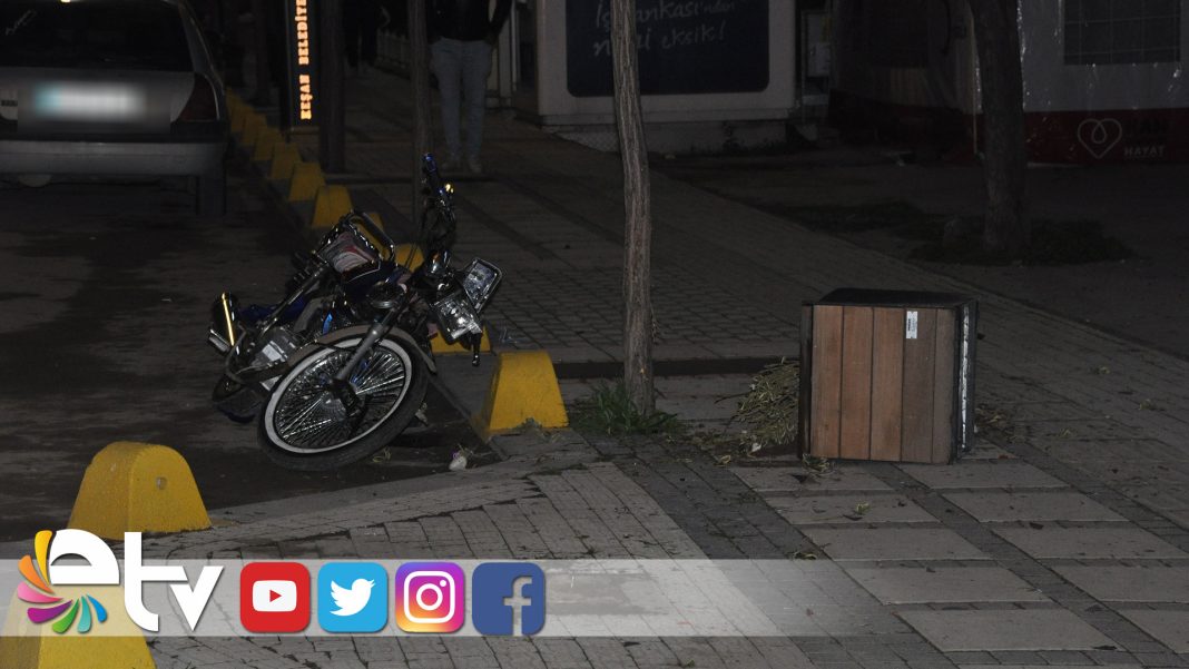 MOTOSIKLET-ILE-OTOMOBIL-CARPISTI