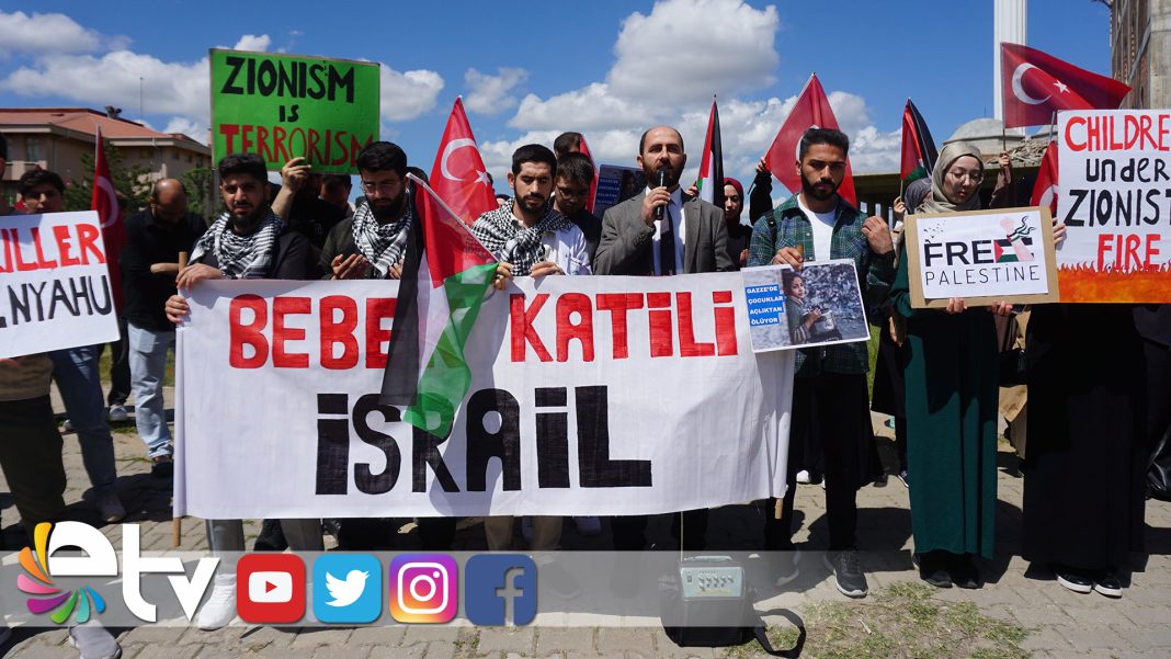 UNIVERSITE-OGRENCILERI-ISRAILI-PROTESTO-ETTI