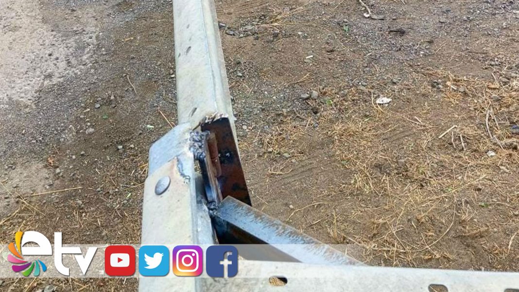 YOLU-KISALTMAK-İÇİN-BARİYERİ-KESİP-KAPI-YAPMIŞLAR