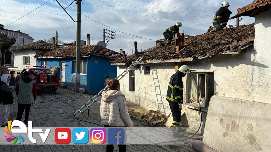 TEK-KATLI-EVİN-BACASINDA-YANGIN-2-KİŞİ-DUMANDAN-ETKİLENDİ