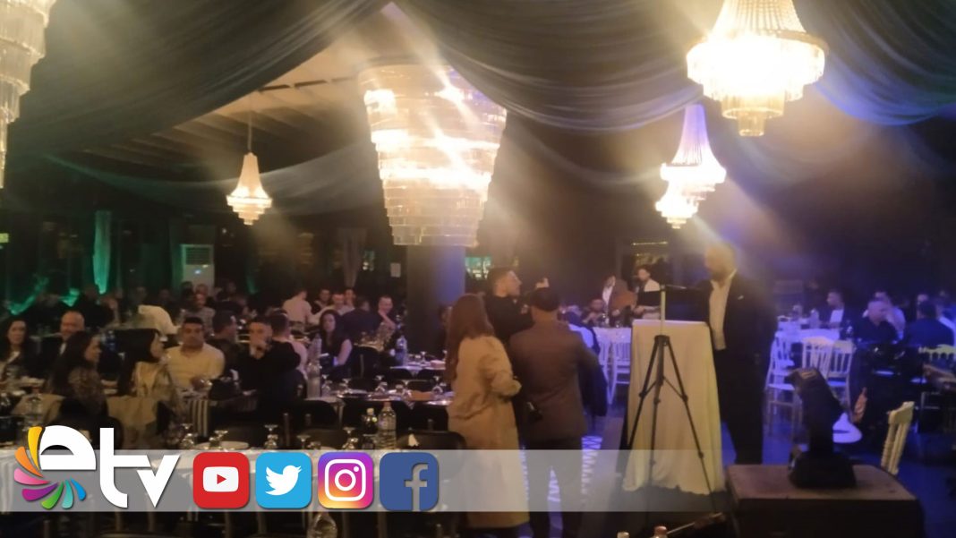 AMATÖR-KULÜBE-DESTEK-GECESİNDE-İLGİNÇ-ÖDÜL