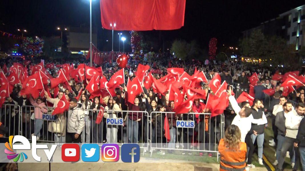 CUMHURİYET-RUHUNU-EDİRNE’NİN-SESLERİ-YANKILATTI