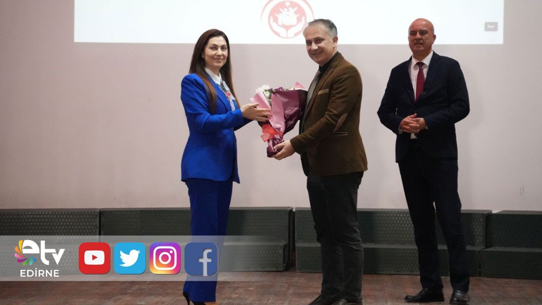 ÇOCUK-GELİŞİMİNDE-EN-BÜYÜK-TEHLİKE-ERKEN-EKRAN