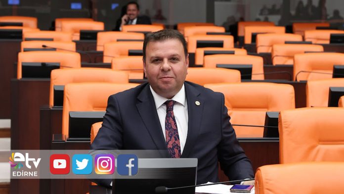 ÜN-STAJ-MAĞDURLARININ-EMEKLİLİK-HAKKI-TESLİM-EDİLMELİ