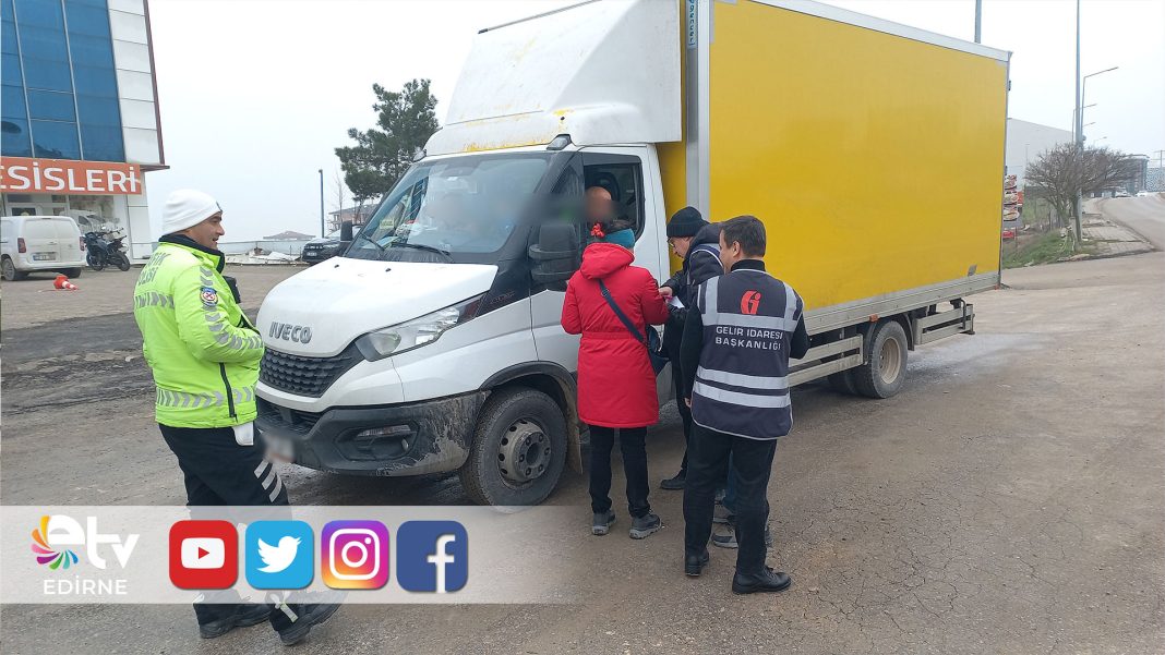 EDİRNE-VERGİ-DAİRESİ-EKİPLERİNDEN-FATURA-VE-İRSALİYE-KONTROLÜ