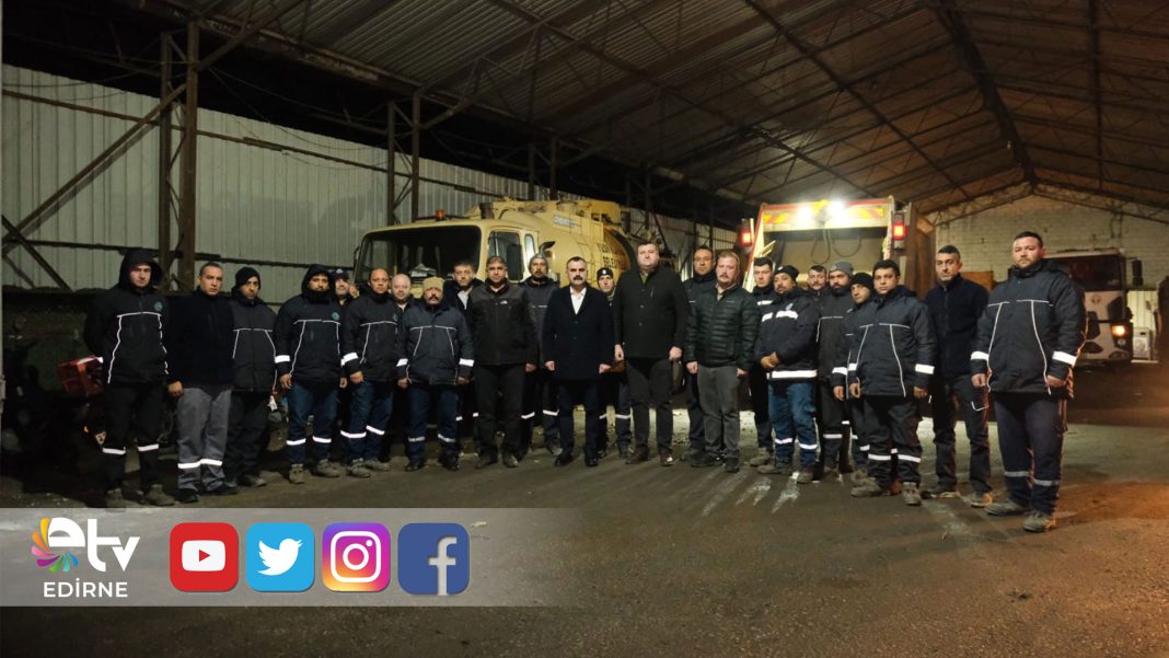 UZUNKÖPRÜ’DE-GÜN-ŞAFAK-SÖKMEDEN-BAŞLADI-BELEDİYE-EKİPLERİ-SAHADA