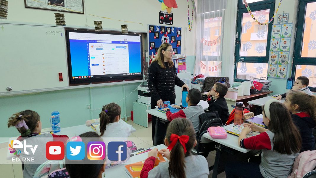 6-ŞUBAT’I-ANLATAN-ÖĞRETMEN-GÜLCAN-AĞCALI-ÖĞÜN-“65-SANİYEDE-HAYATIMIZ-YIKILDI”