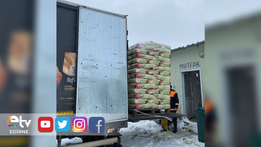 İPSALA’DAKİ-GIDA-FİRMASINDAN-KEŞAN-BELEDİYESİ-BAKIMEVİ’NE-1-TON-MAMA-BAĞIŞI