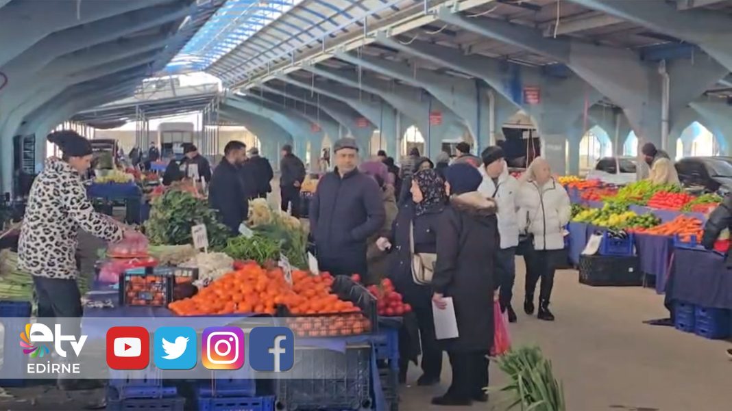 RAMAZAN’IN-İLK-PAZARTESİ-PAZARINDA-YOĞUNLUK