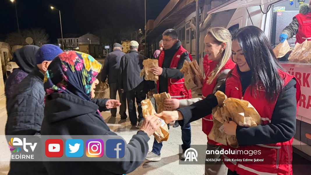 TÜRK-KIZILAY-EDİRNE-ŞUBESİNDEN-LOKMA-İKRAMI