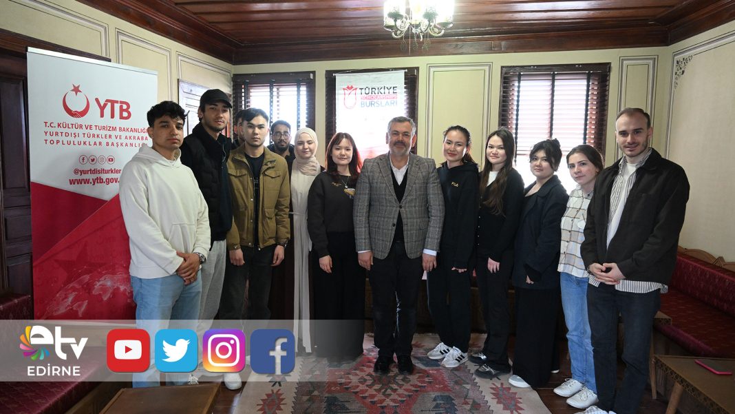 ULUSLARARASI-ÖĞRENCİLER-YTB-EDİRNE-OFİSİ’NDE-BAYRAMLAŞTI