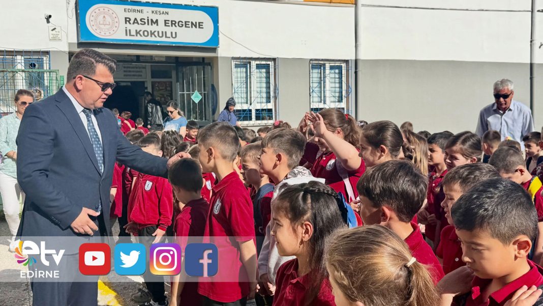 KEŞAN-MİLLİ-EĞİTİM-MÜDÜRÜ-KEMİK’TEN-ÖĞRENCİLERE-ZİYARET