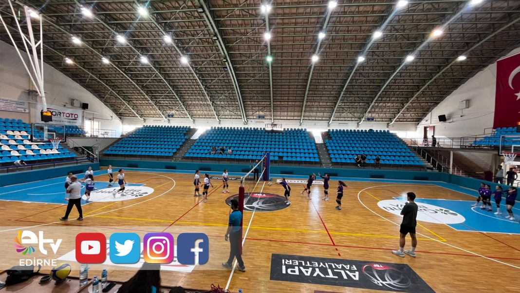 MİNİK-KIZLARDA-VOLEYBOL-HEYECANI-BAŞLADI